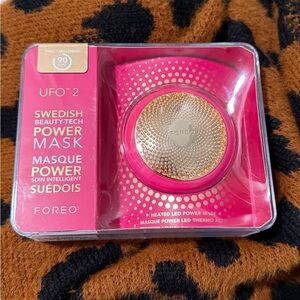FOREO UFO 2 Swedish Beauty-Tech Power Mask - Pink and Gold